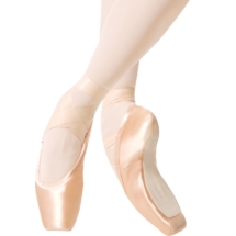 GAYNOR MINDEN CL Cena 750zł GAYNOR MINDEN CL-Różne twardości różowy/zielony/żółty Cena: 720zł